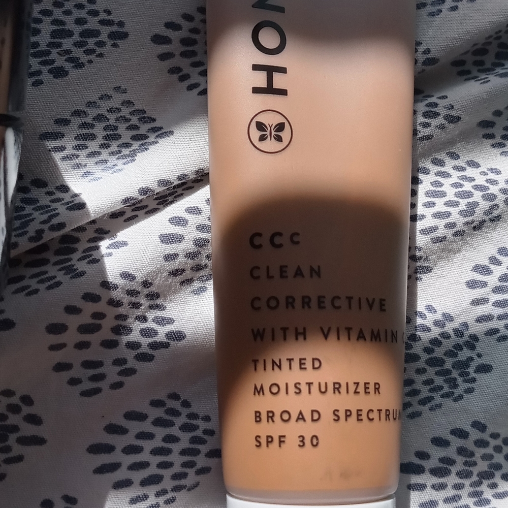 Honest Foundation cover up